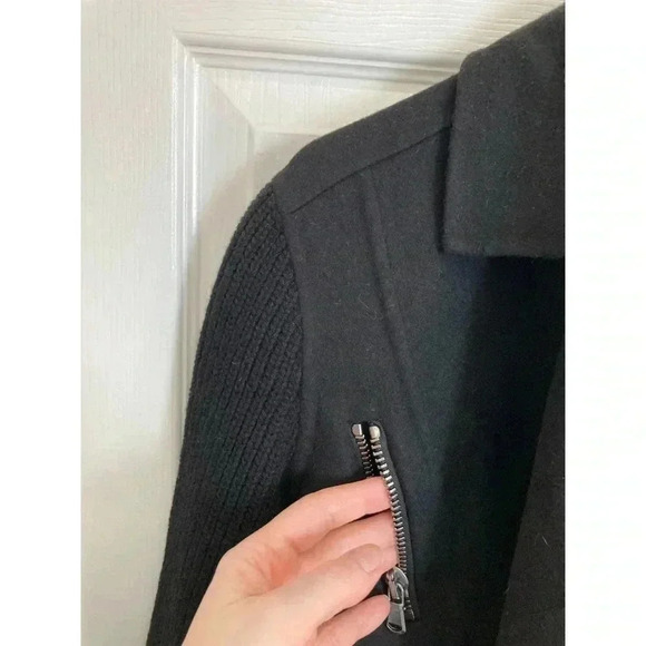 Saks Fifth Avenue I 8 - Picture 2 of 8